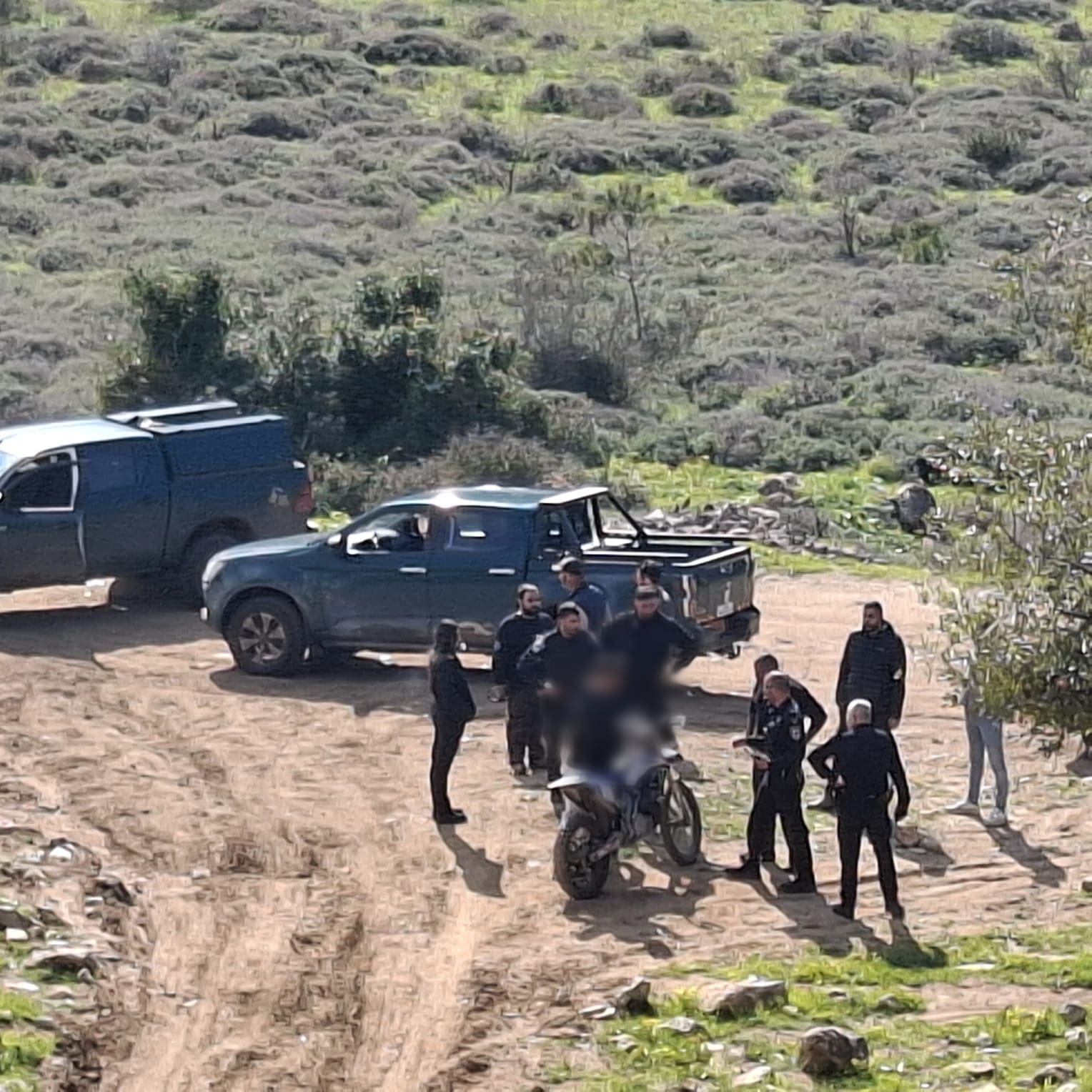 נסיעה והרס שמורות טבע ושטחים חקלאיים ברכס הכרמל (צילום: משטרת ישראל)