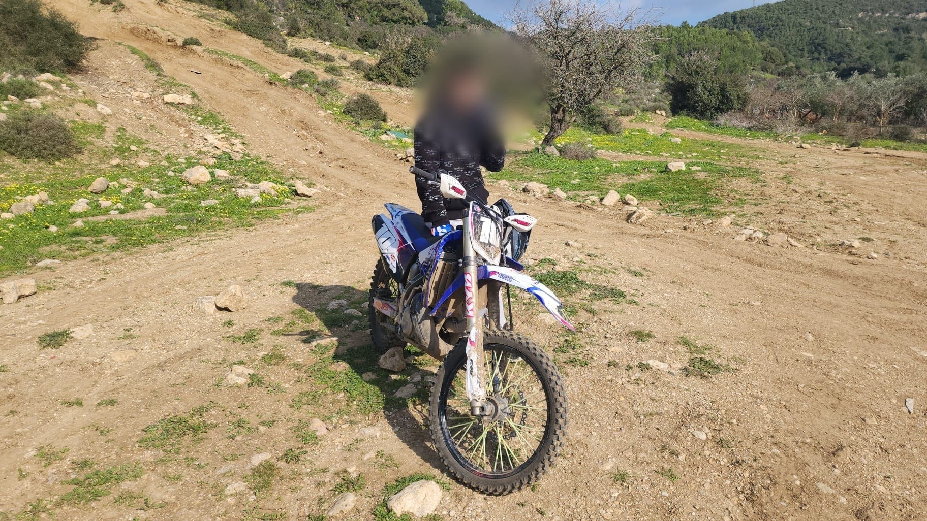 נסיעה והרס שמורות טבע ושטחים חקלאיים ברכס הכרמל (צילום: משטרת ישראל)