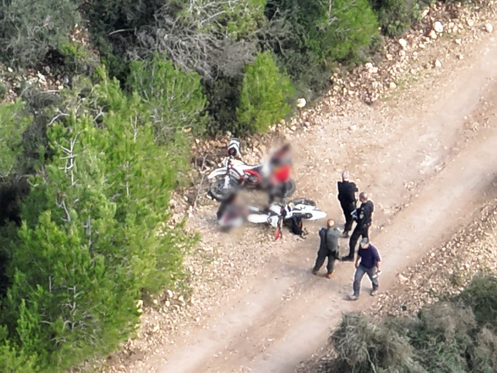 נסיעה והרס שמורות טבע ושטחים חקלאיים ברכס הכרמל (צילום: משטרת ישראל)