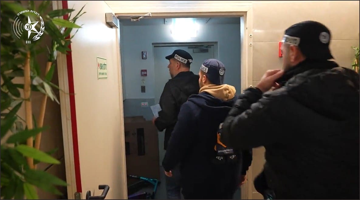 מעצר חשודים מתחום הכדורגל, בחשד להטיות משחקים (צילום: משטרת ישראל)