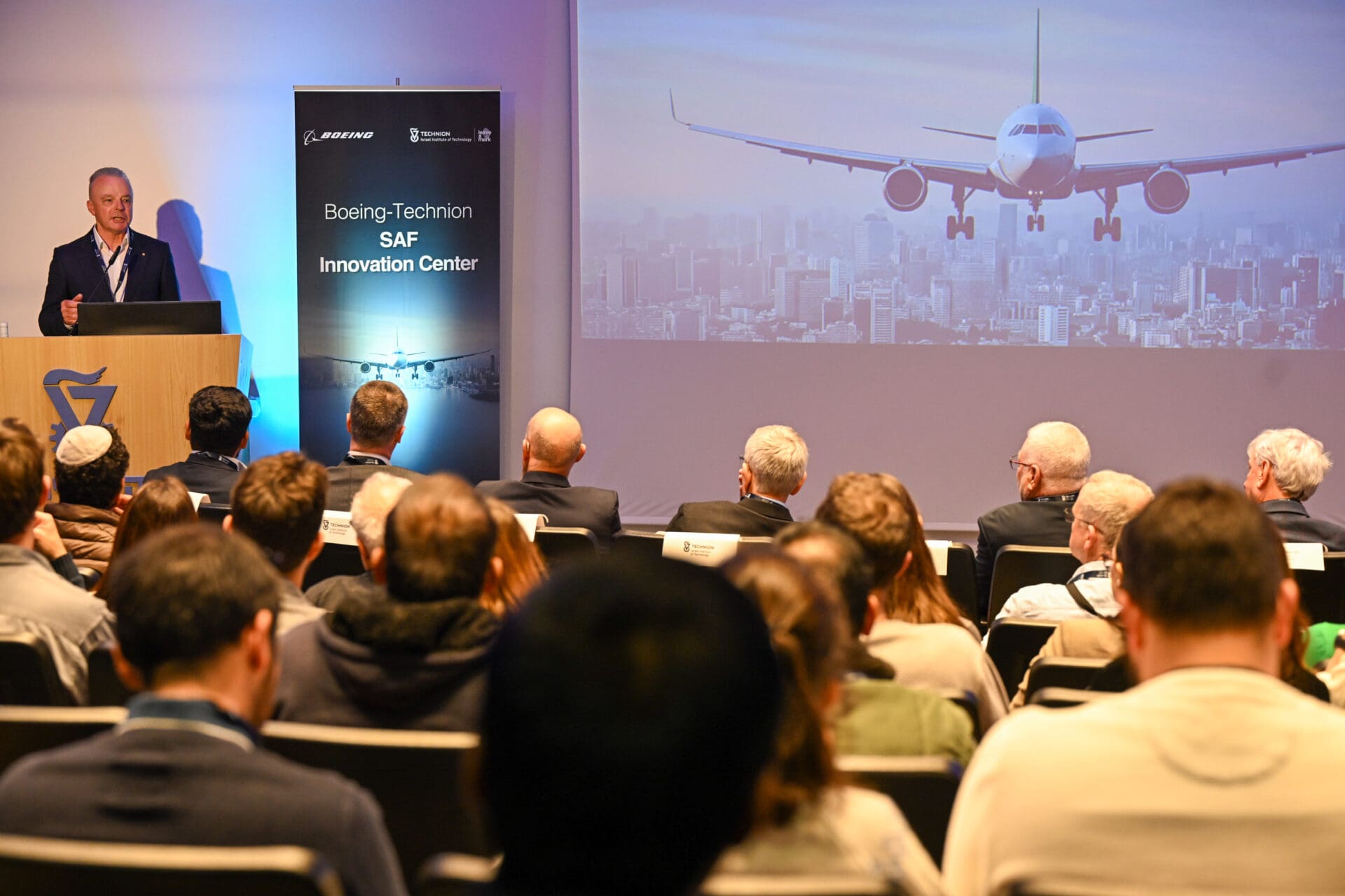 נשיא Boeing Global ד"ר ברנדון נלסון בטקס (צילום: רמי שלוש - הטכניון)