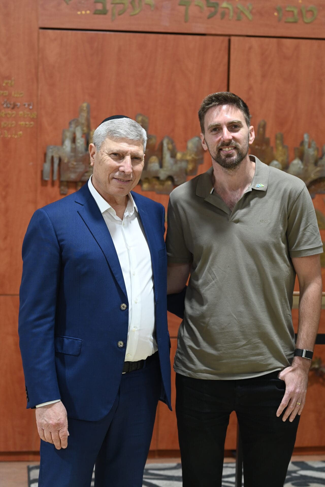 נדיר יזרעאל ויעקב פרץ ראש העיר (צילום: עיריית ק.אתא)