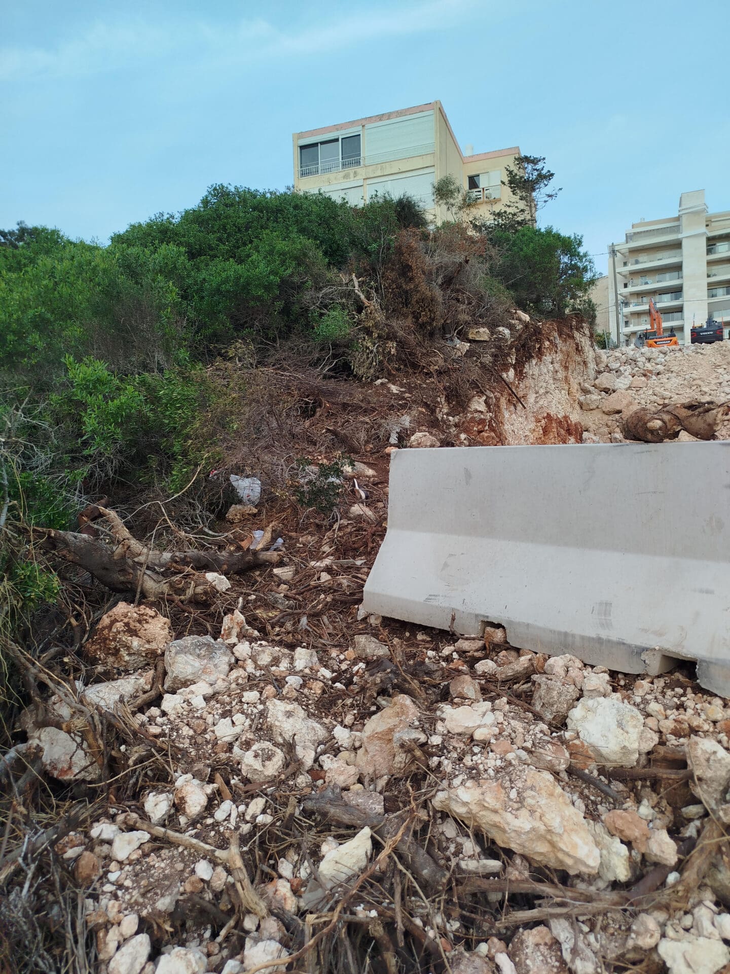 אתר הבנייה ברחוב עובדיה (צילום: חי פה בשטח)