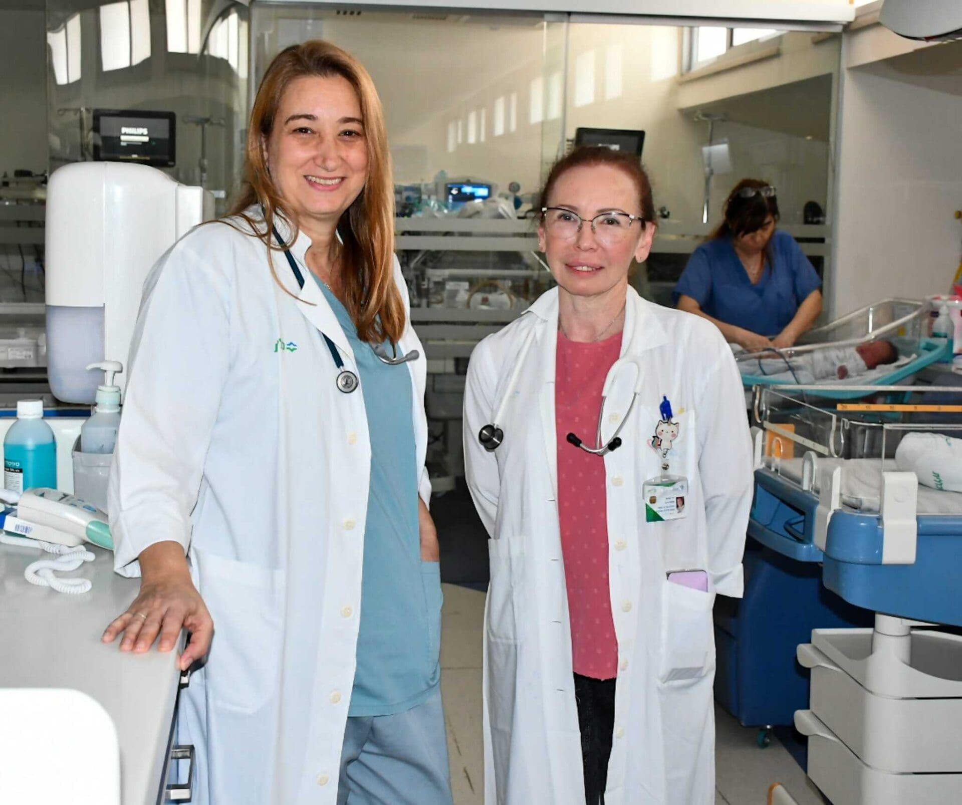 דר מרינה סולוביצק ודר קרן לביא נבו ( צילום: ירון חזן - מרכז רפואי כרמל)
