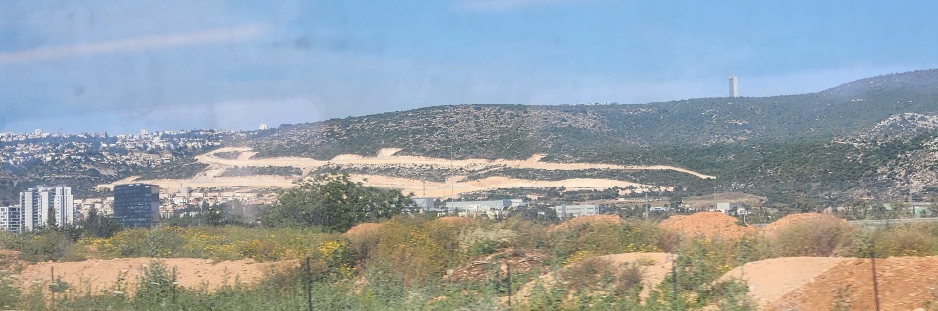 מורדות הכרמל - אור אדום להר הירוק