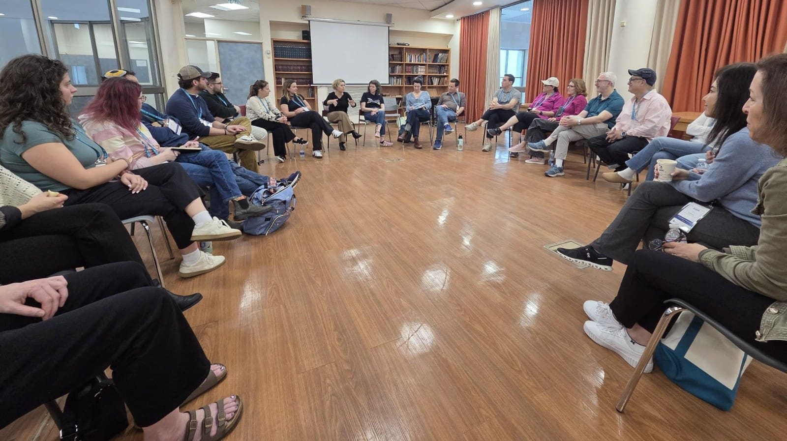 מפגשי שיח מחנכים מבוסטון ותלמידי י' בליאובק (צילום: שותפות חיפה בוסטון)