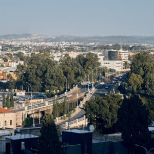 תשתיות תחבורה, חיבור לציר החוף, זרימת תנועה, עומסי תנועה, תחבורה מטרופולינית, כביש עוקף קריות, רמפת עלייה, רמפת ירידה, צומת מרומזר, עורק תחבורה ראשי, כביש 22