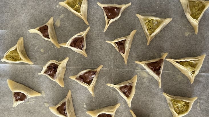 אוזני המן מבצק פילו (צילום: רחלי קרוט)