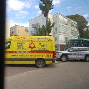 אירוע דקירה בנווה שאנן (צילום: חגית אברהם)
