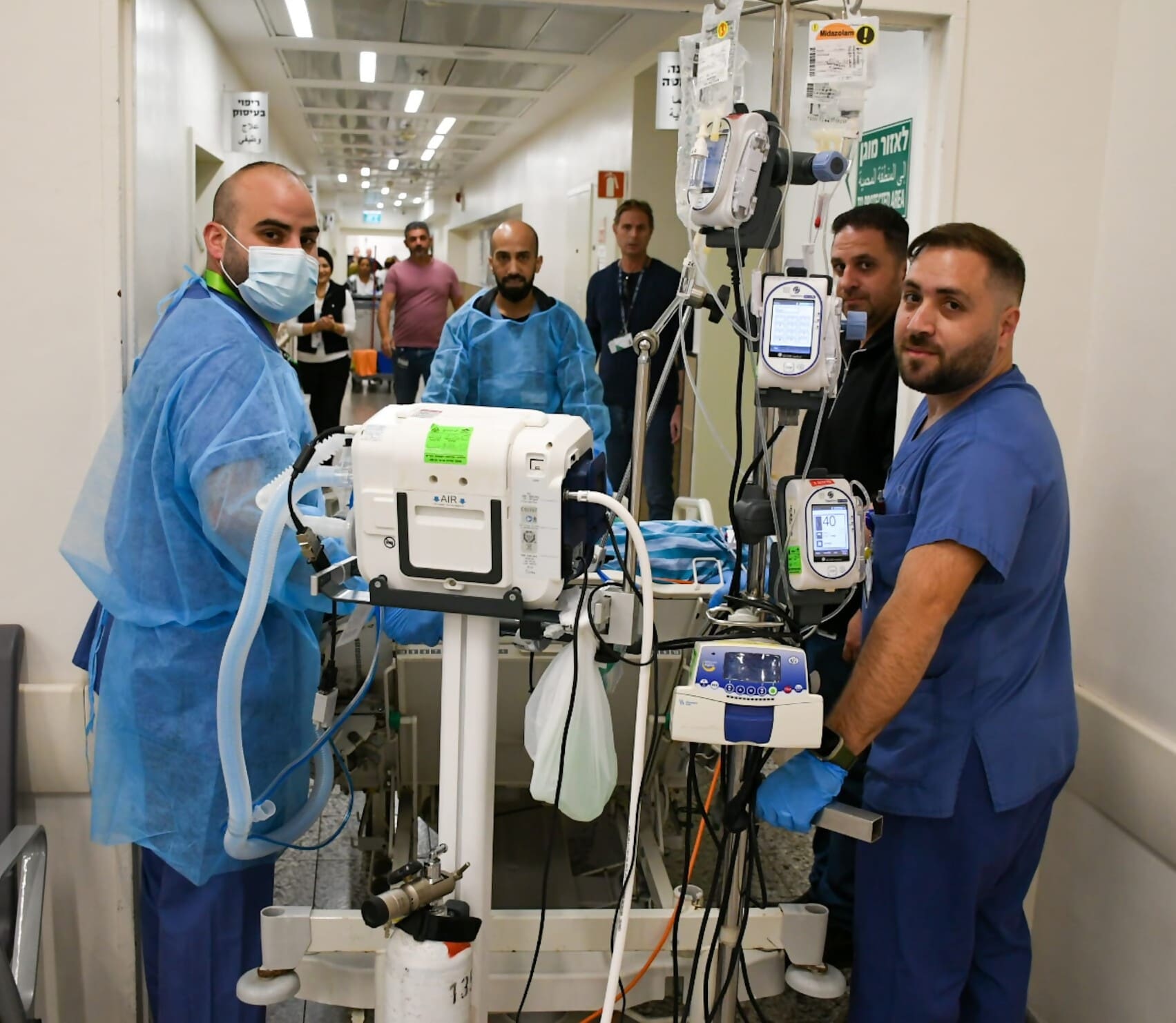 העברת חולה מורכב מכרמל (צילום – ירון חזן דוברות כרמל)