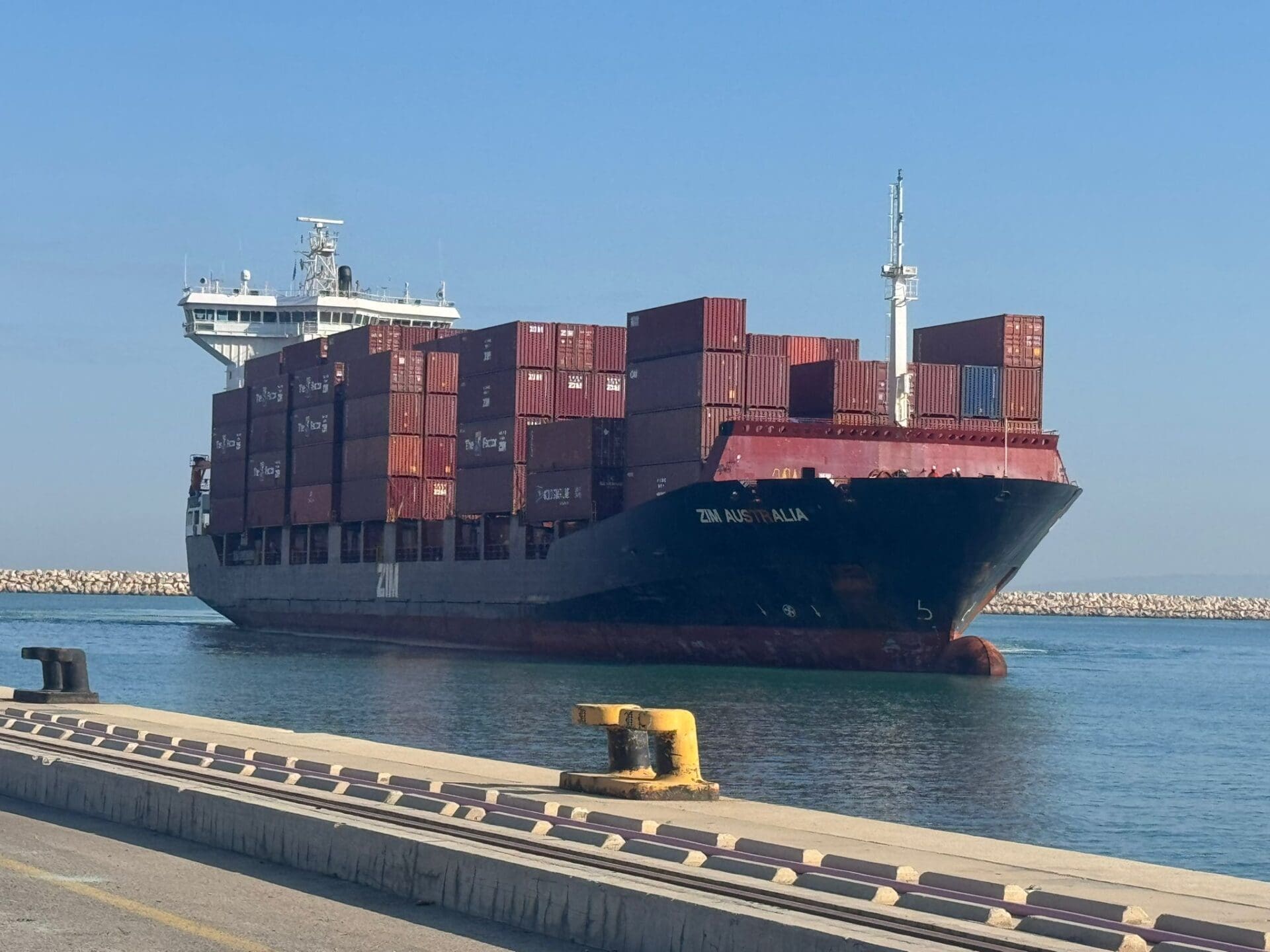Zim Australia ship in Haifa Port (Photo: Shimon Yona)
