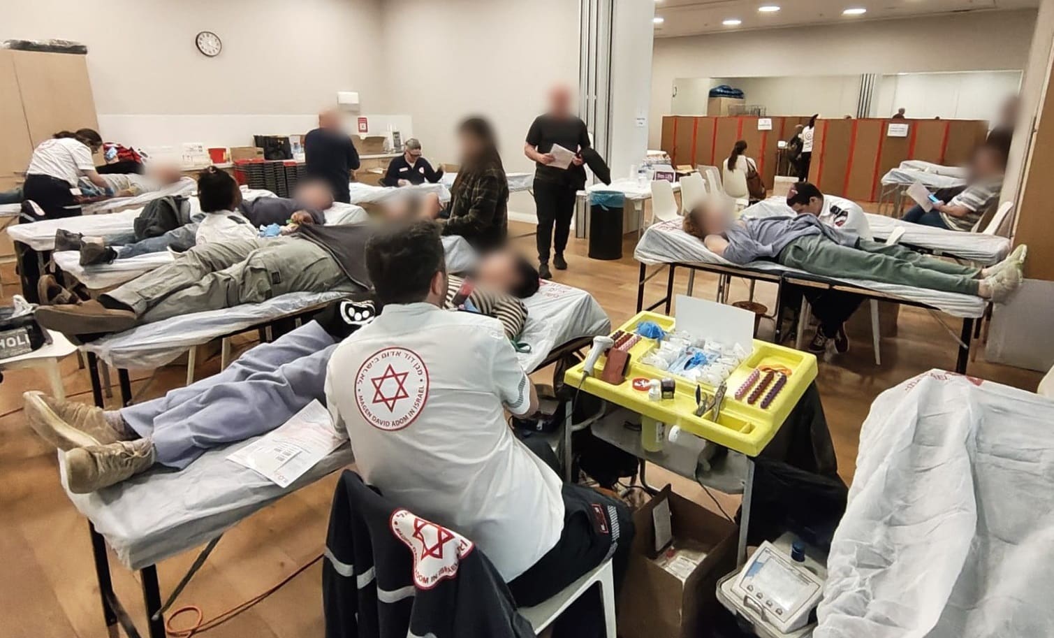 התרמת דם בבנייני מגורים (צילום: מד