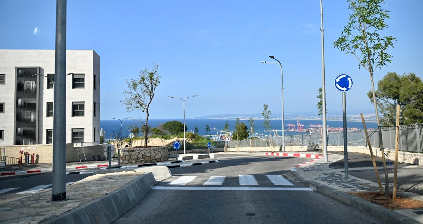 כביש אריאל שרון המחבר בין שכונת ורדיה למורדות גאולה (צילום: ראובן כהן - ע.חיפה)