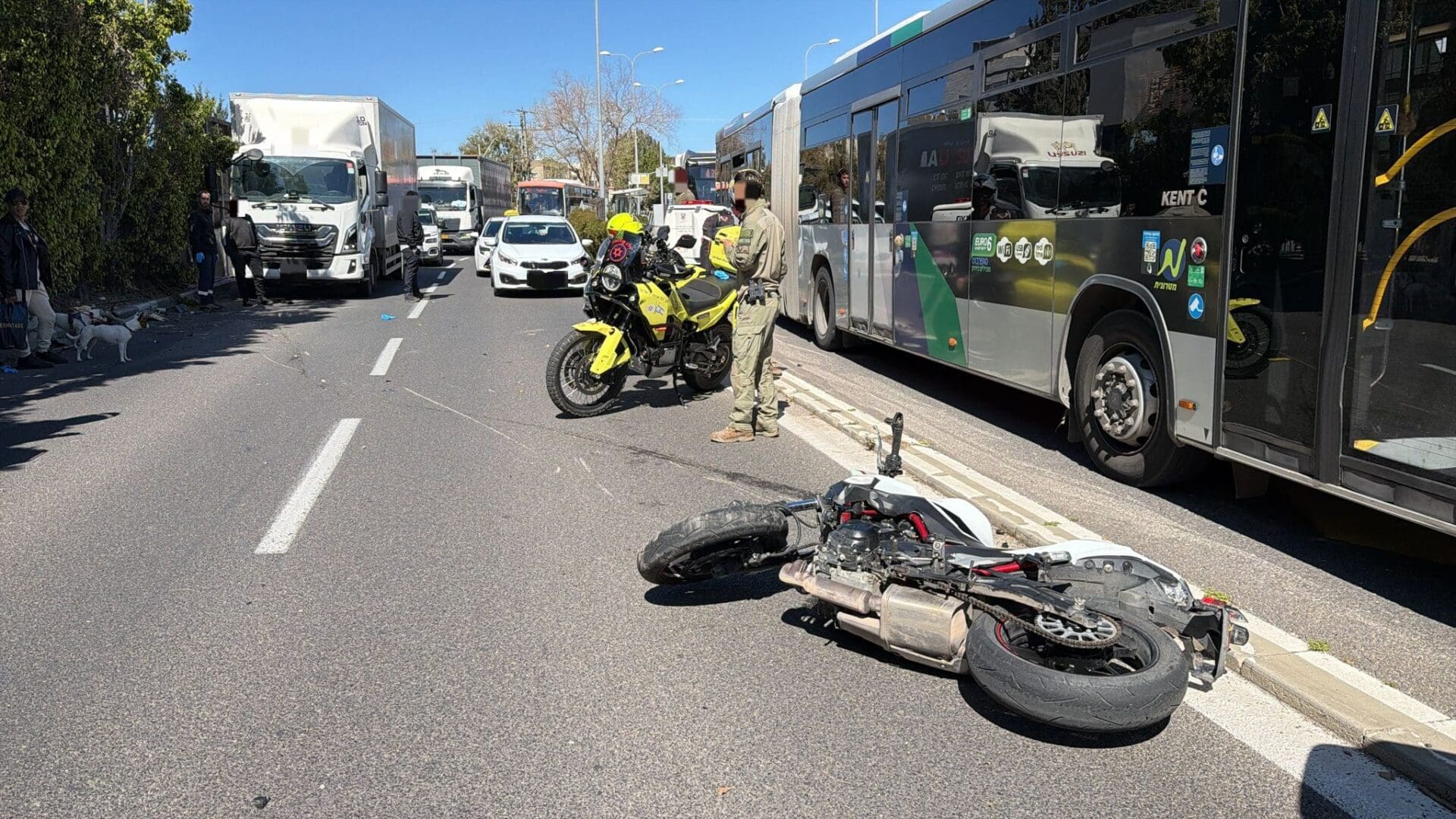 תאונת אופנוע במוצקין בזמן אזעקה (צילום: מד