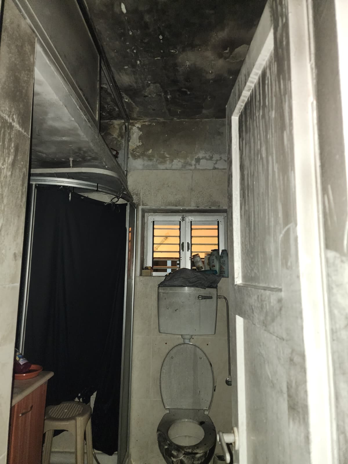 שריפה בדירה בטירת כרמל (צילום: כבאות והצלה)