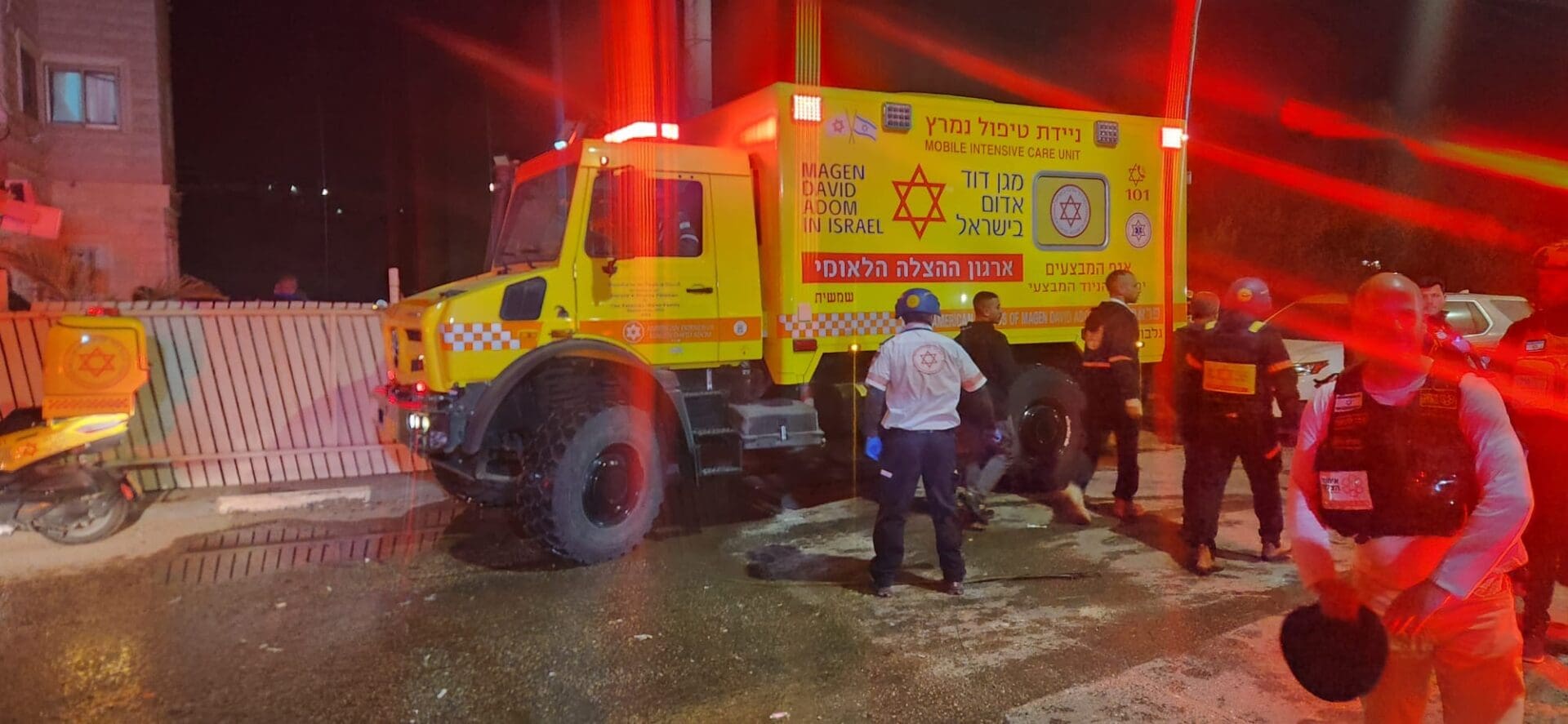זירת פגיעת טיל בצפון הארץ לפנות בוקר יום ו׳, 13/3/26 (צילום: מד״א)