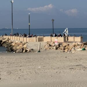 חוף הבתולה – קריית ים (צילום: ירון כרמי)