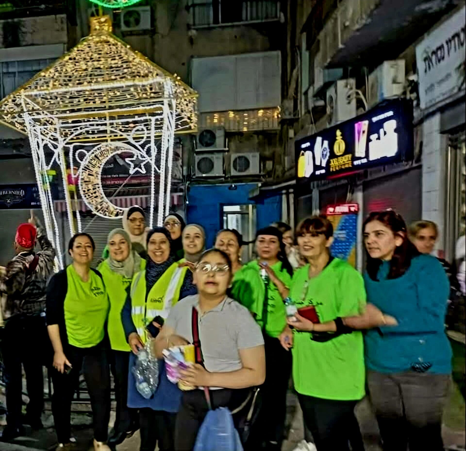 פעילי 'מרכז קהילתי חליסה' - מארגני התהלוכה בשנים עברו (צילום: אלבום פרטי, בהייה ג'ובראן קסיס)