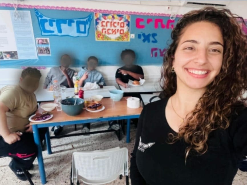 קבוצת נירים בכתות בבית ספר התיכון, קריית חיים (צילום: שותפות חיפה - בוסטון)