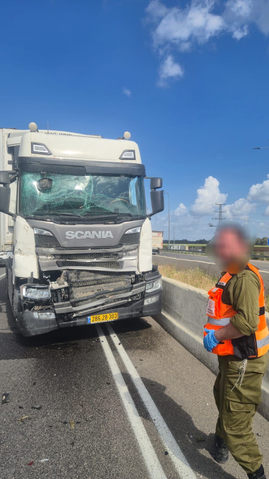 תאונת דרכים בין משאיות (צילום: איחוד הצלה)