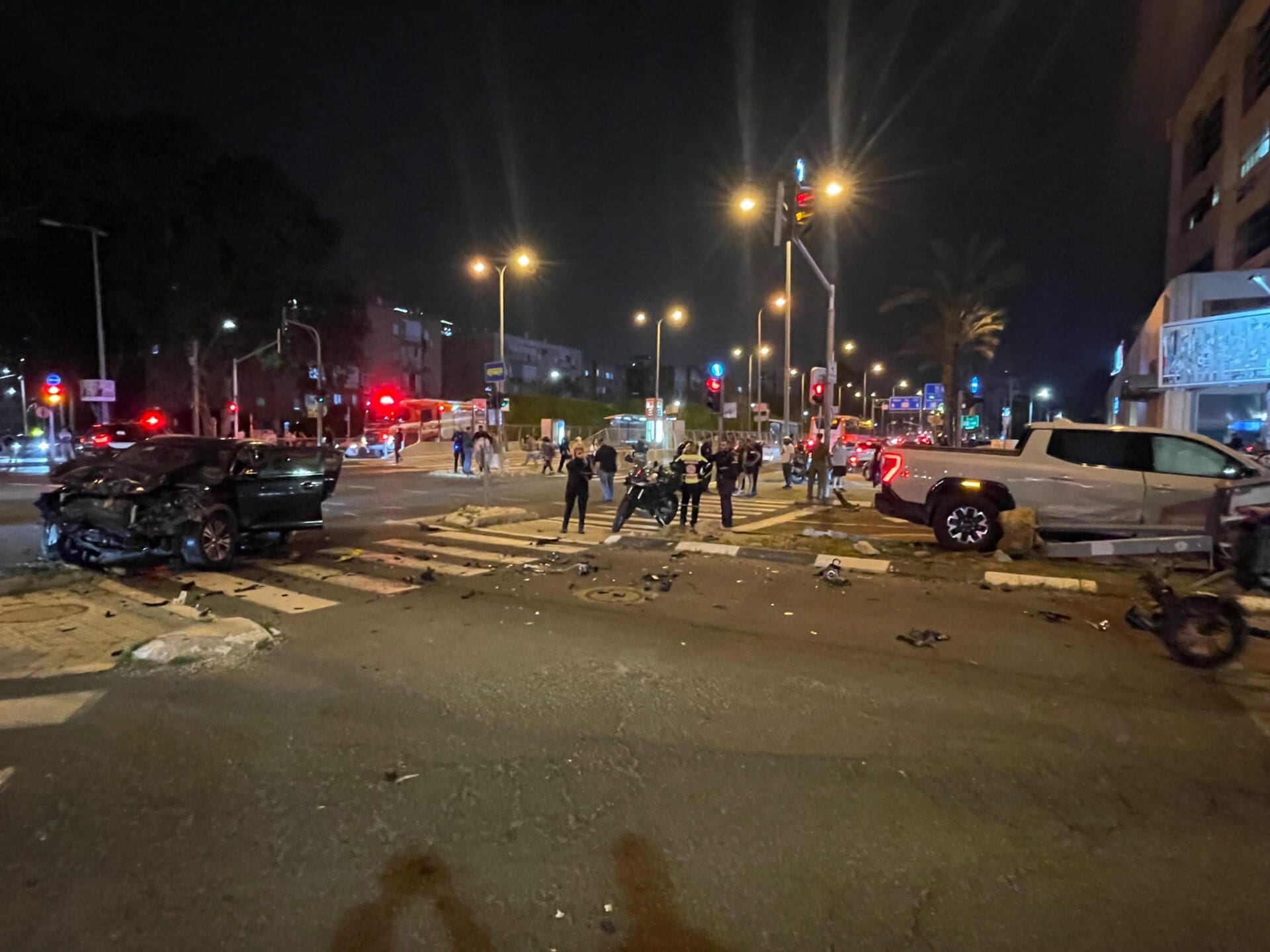 קריית ביאליק: זוהי תאונה ולא זירת פגיעת טיל - 18/3/26 (צילום: כבאות והצלה)