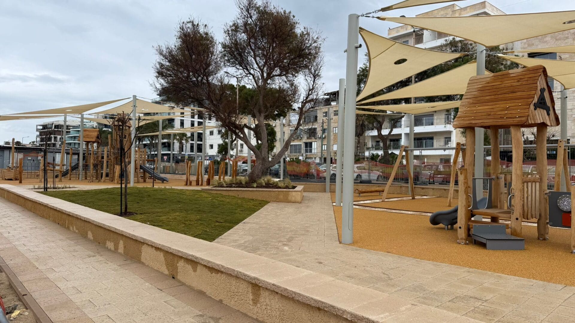"גן השייטת" (צילומים: ראובן כהן, עיריית חיפה)
