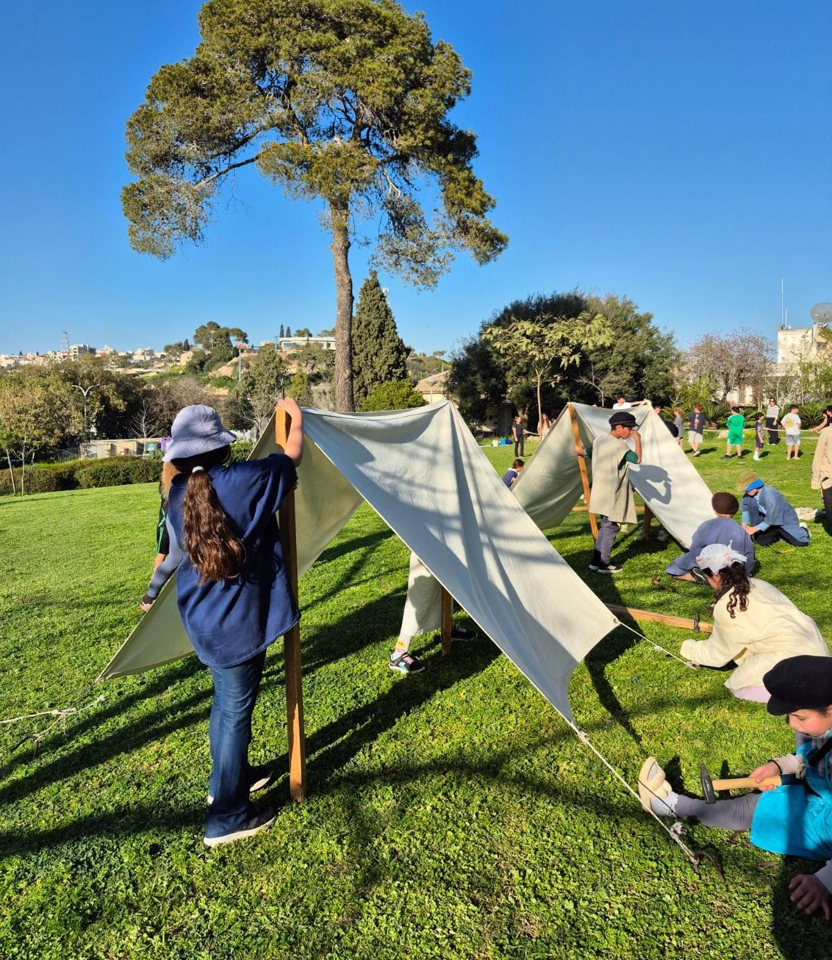 פעילות "מוזיאון במזוודה" (צילום: מוזיאון העמק)