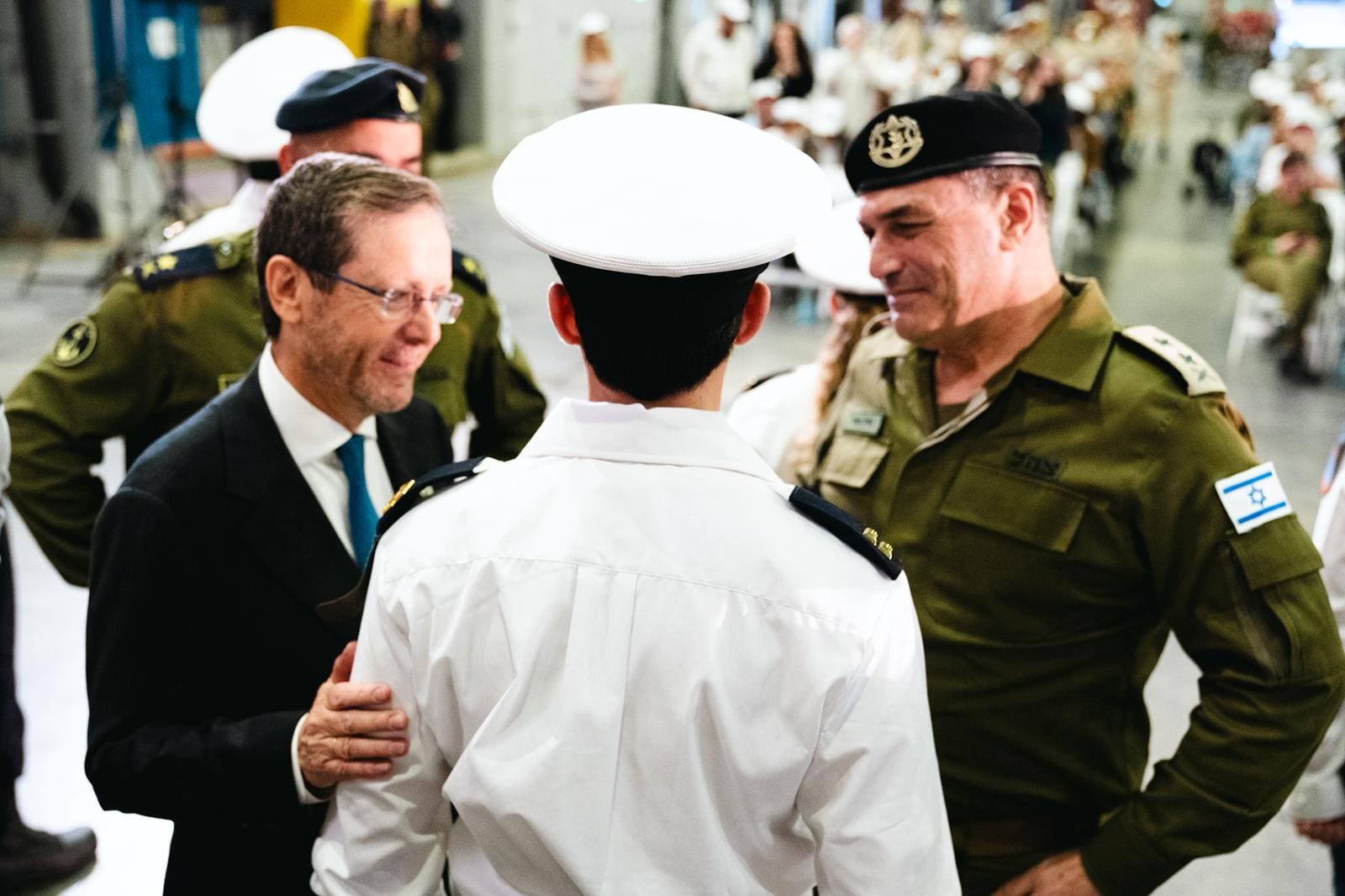 ביקור נשיא המדינה בטקס סיום קורס חובלים (צילום: קובי גדעון/לע״מ)