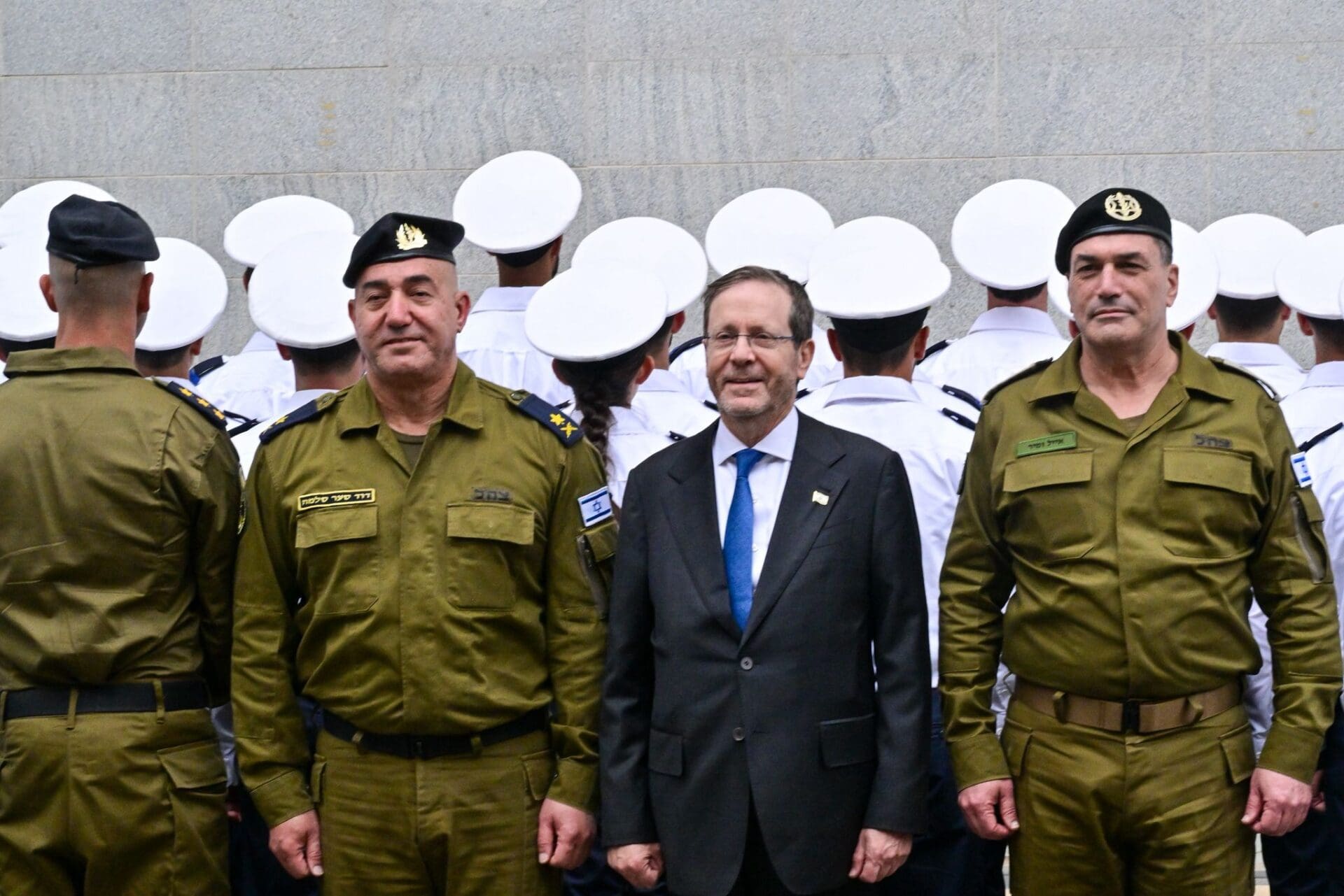 ביקור נשיא המדינה בטקס סיום קורס חובלים (צילום: קובי גדעון/לע״מ)