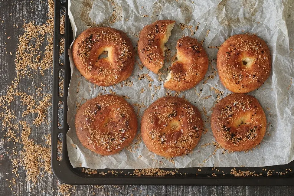 בייגלה גבינות ללא קמח (צילום: אריאל בן חמו)