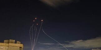 26/3/26 - 21:11 - צבע אדום בחיפה והקריות - יירוטים בשמי הקריות (צילום: דרור שמילוביץ)
