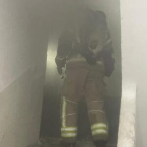 שריפה במבנה מגורים ברחוב הרצליה בחיפה 27/3/26 (צילום: כבאות והצלה)
