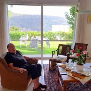 יונה יהב – מול ההר הירוק תמיד (צילום: רחלי אורבך)