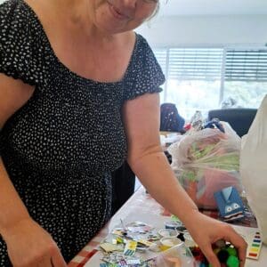 מיכל בן שבתאי – מדגימה דרך ליצירה התנדבותית (צילום: רחלי אורבך)
