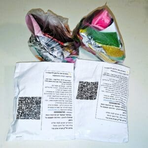 בבית מיכל בן שבתאי – ערכות יצירה לעבודה בבתי הילדים המתנדבים (צילום: רחלי אורבך)
