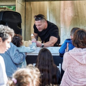 עיריית נשר, אוטו גלידה, חוסן קהילתי, ילדי נשר, פעילות הפוגה, חי פה, חדשות נשר, עורף חזק, אירועים בנשר, גלידה בחינם, גבעת נשר, פארק רוסלן, עמק הכרמל, שאגת הארי, מלחמה