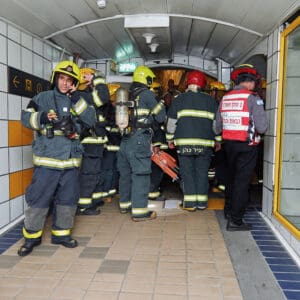 כבאי, כבאית, כבאות, כיבוי אש, שריפה, להבות, עשן, אירוע רב נפגעים,  תחנת חיפה, כבאות והצלה, צבי מויאל, קובי מזרחי