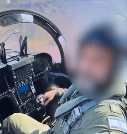 מתחזה לטייס (צילום: משטרת ישראל)