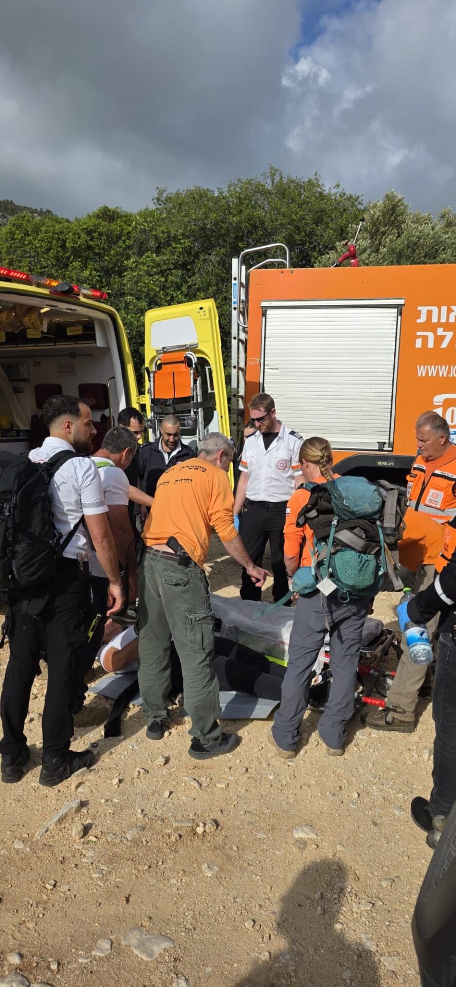 חילוץ מטיילת מנחל אורן (צילום: יחידת החילוץ "גליל-כרמל")