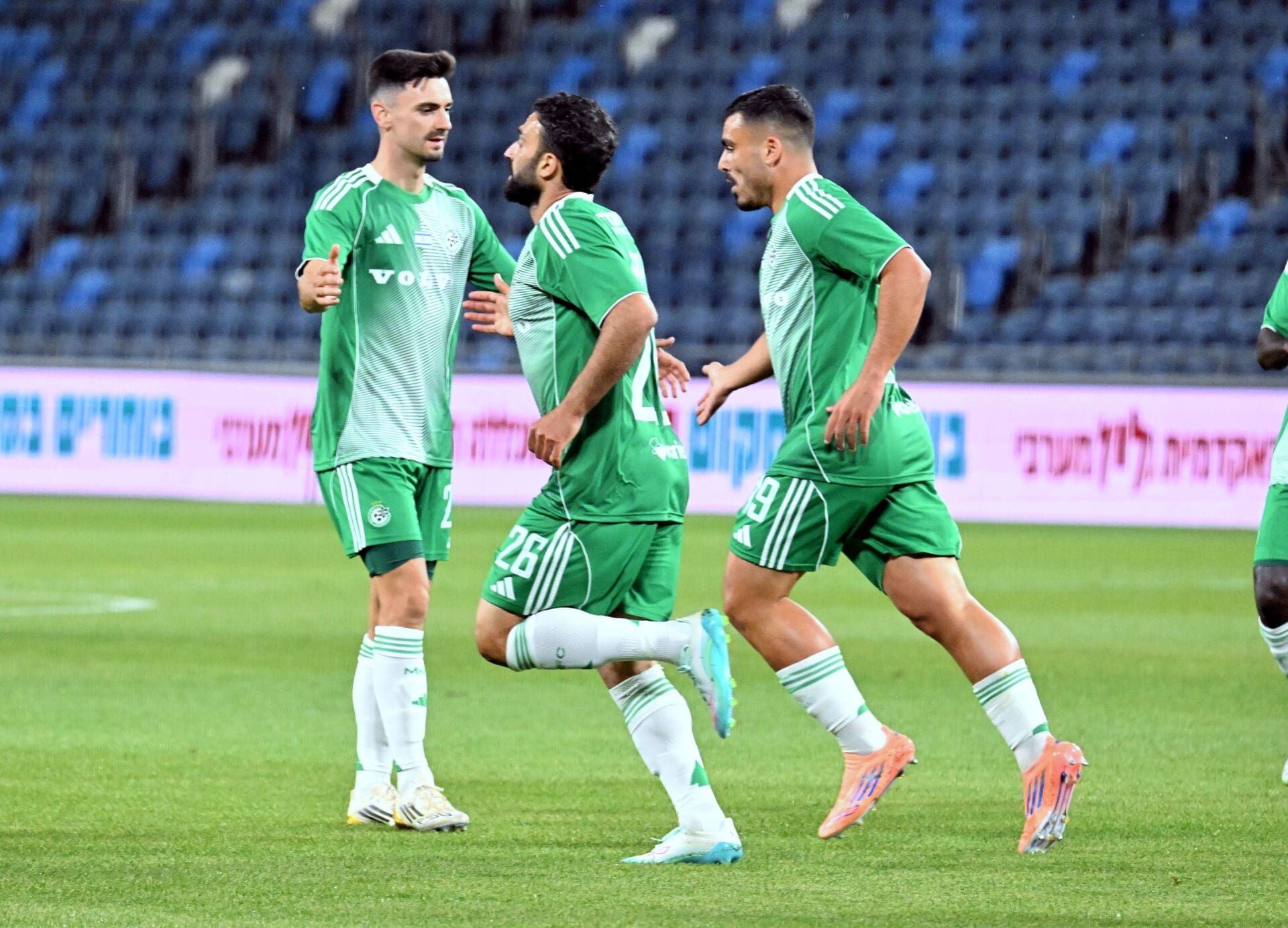 בצל המלחמה ורגע לפני חצי גמר הגביע: ללא קהל מכבי חיפה מביסה 1:4 את קריית שמונה (צילום: מכבי חיפה, ראובן כהן).