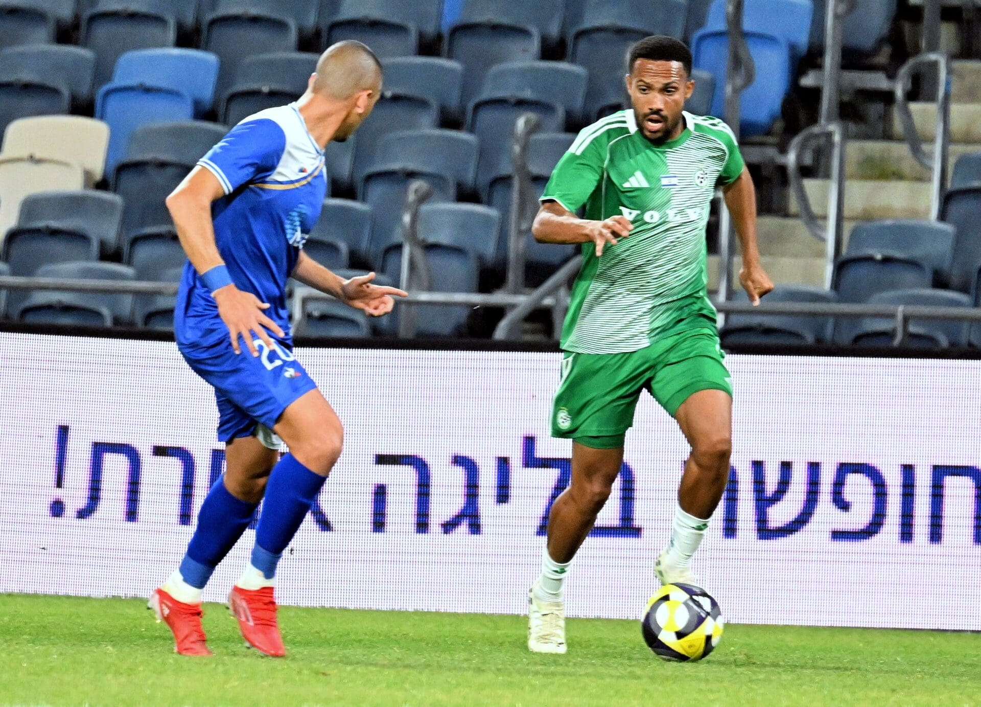 בצל המלחמה ורגע לפני חצי גמר הגביע: ללא קהל מכבי חיפה מביסה 1:4 את קריית שמונה (צילום: מכבי חיפה, ראובן כהן).