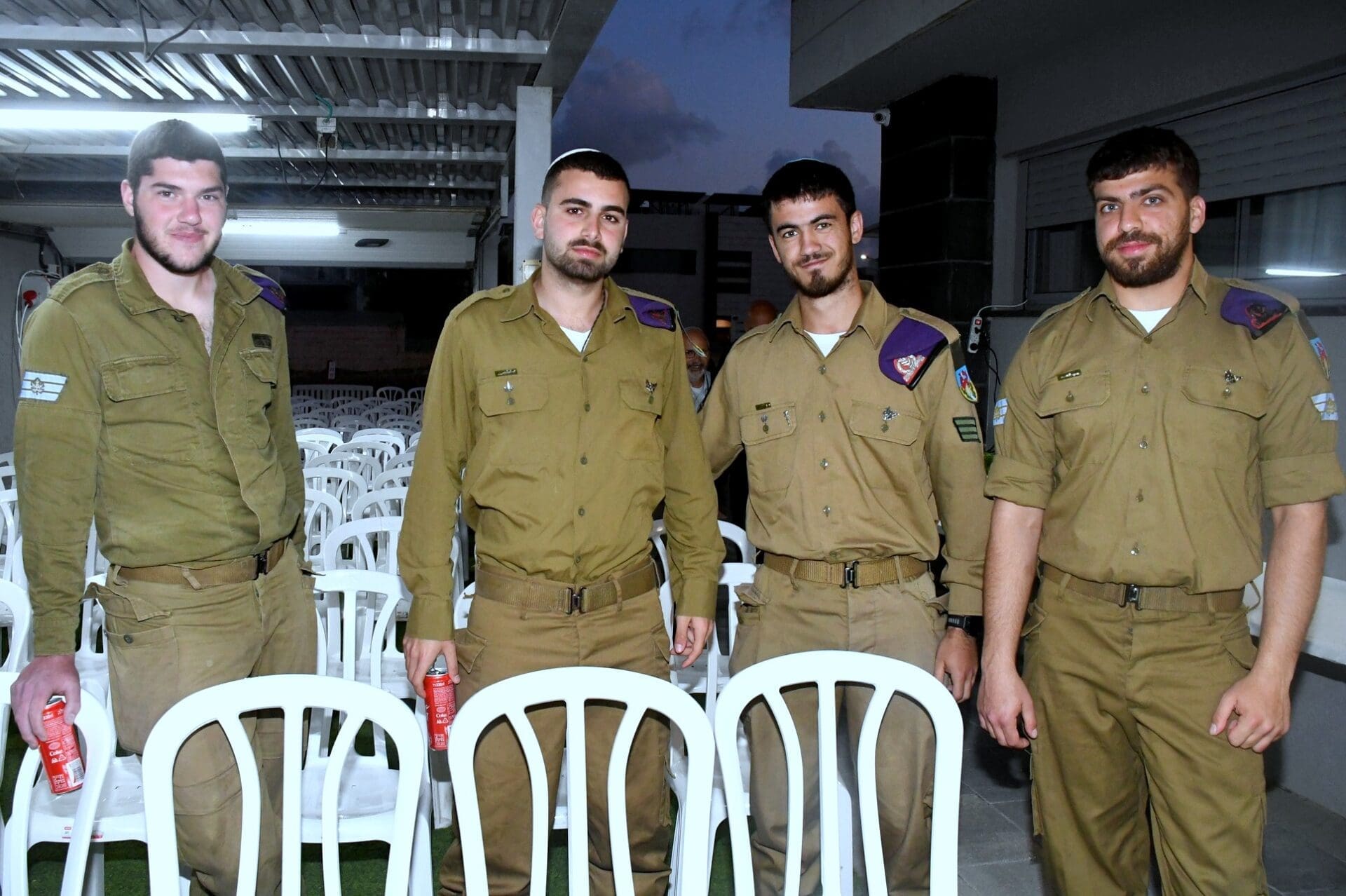 מופע "שרים לזכרו" עוצמתי ומרגש נערך לזיכרו של החייל גל (גבריאל) קובי ז"ל (צילום: באדיבות אלכס שוורץ).