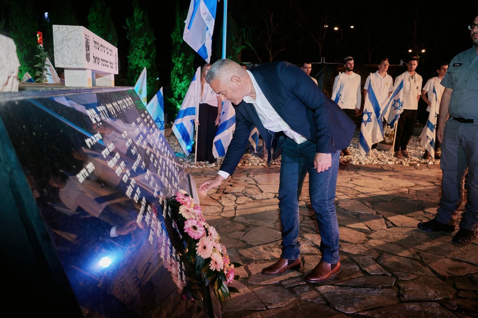 ראש העיר טירת כרמל, דודו כהן בטקס יום הזכרון, תשפ"ו (צילומים: שרון לייבל, -עיריית טירת כרמל)