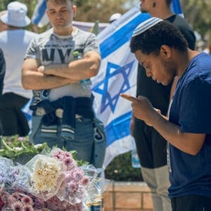 מסדר, חיל הים, זיכרון, עצמאות, חלל, חללי צה"ל, חרבות ברזל, טבח, טקס צבא, לוחם, לוחמת, לוחמים, מצבה, מסדר, נפלו, נפל, נופלים, קבורה צבאית, קבר, תפילה, זיכרון, ניחום אבלים