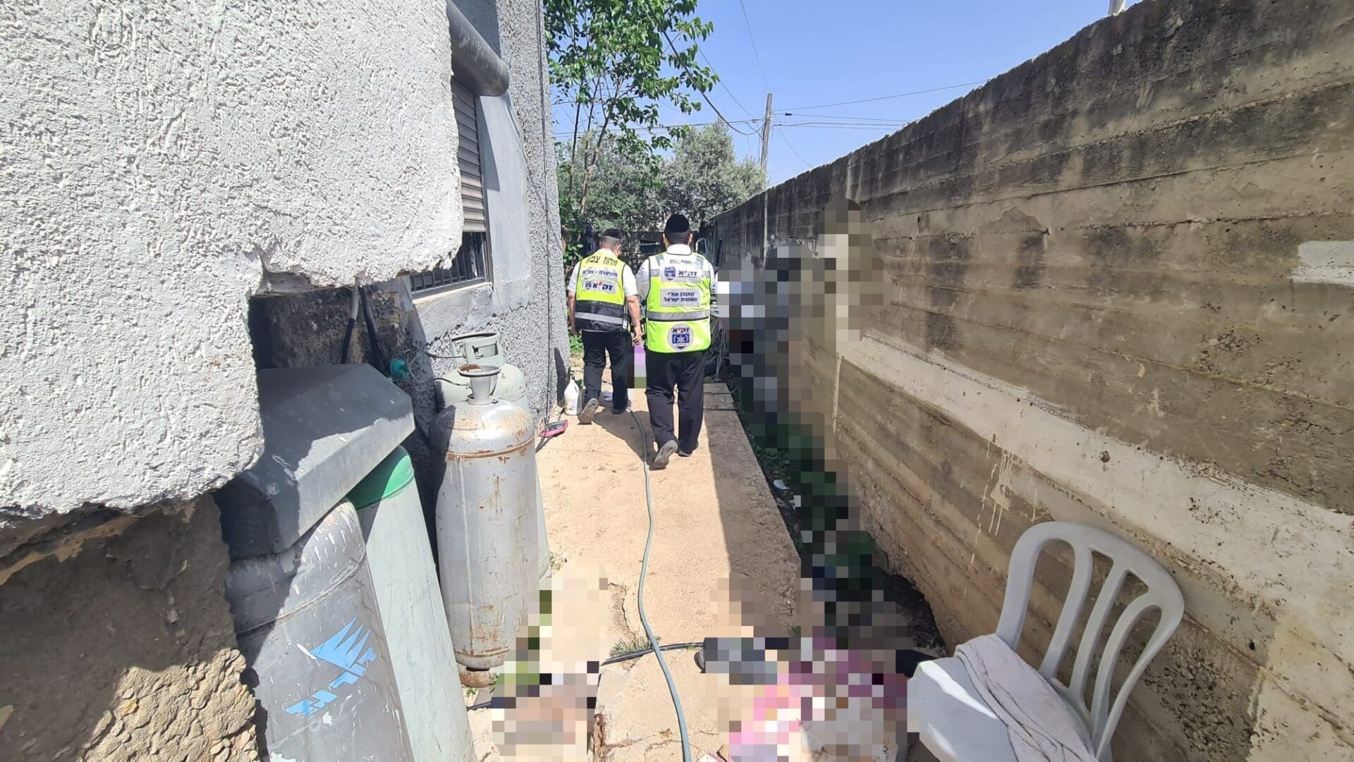 גופת גבר נמצאה במצב ריקבון בקריית אתא (צילום: זק"א)