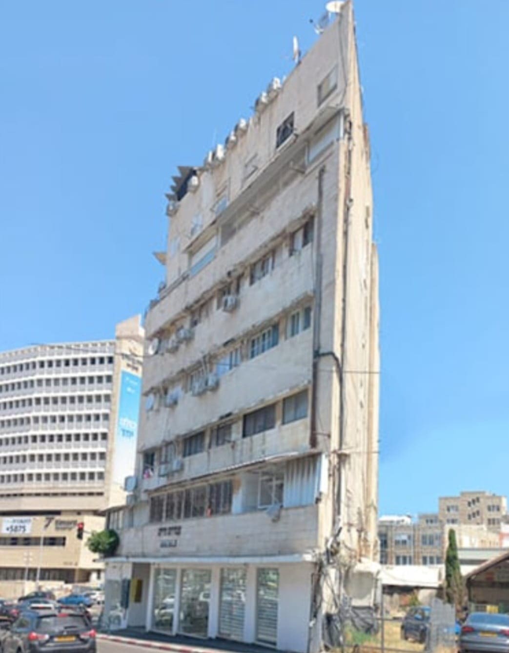 הבניין המשולש ברחוב שיבת ציון (צילום: יצחק טויטו)