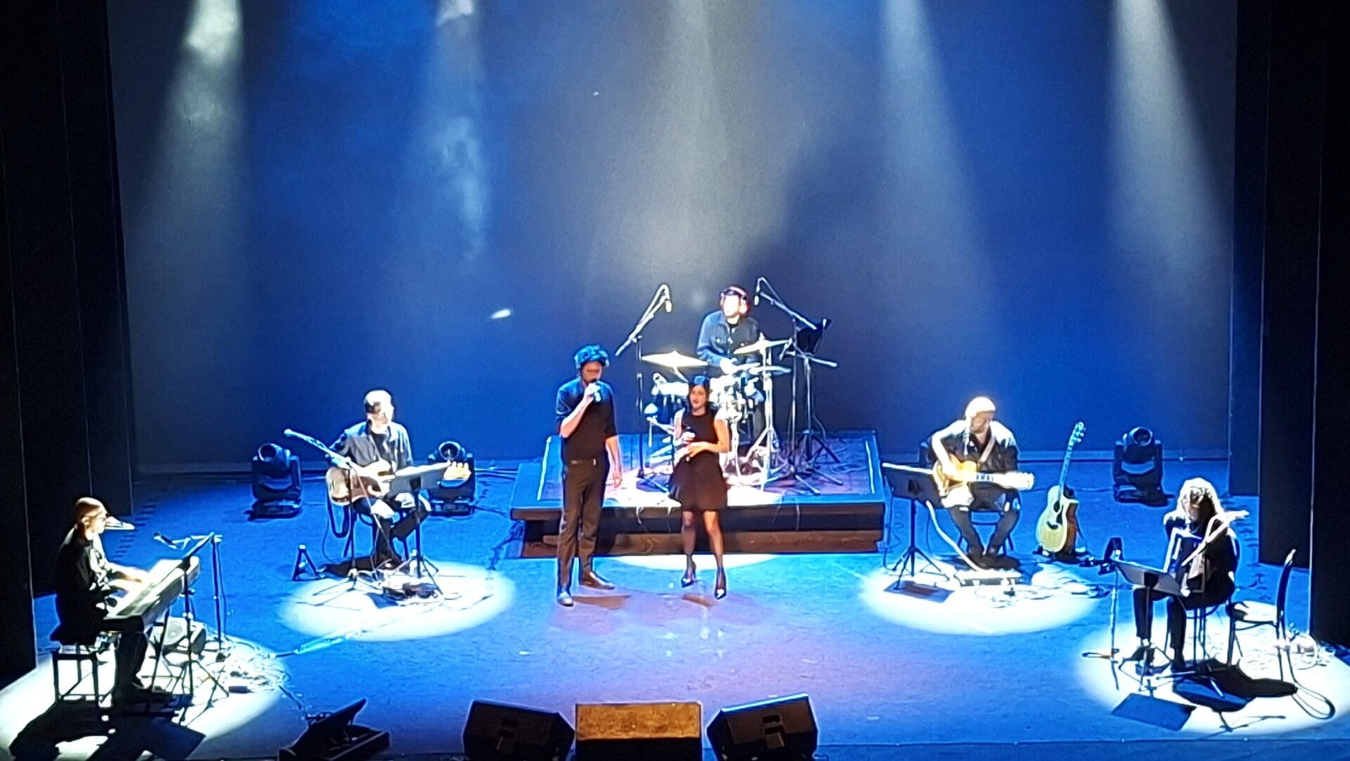 אהוד מנור-מופע מחווה לשיריו-אפרת גוש ואלון עדר-תיאטרון חיפה (צילום: רחלי אורבך)
