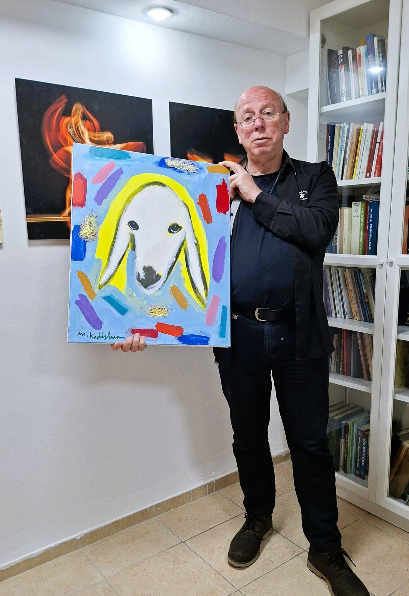 שלמה אברמוביץ - בחדר העבודה, שבו המחשבות מקבלות צורה (צילום: רחלי אורבך)