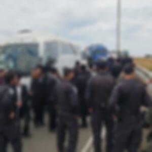 נוסעי אוטובוסים בדרכם למירון חסמו את כביש החוף בירידה לזכרון יעקב 5/5/26