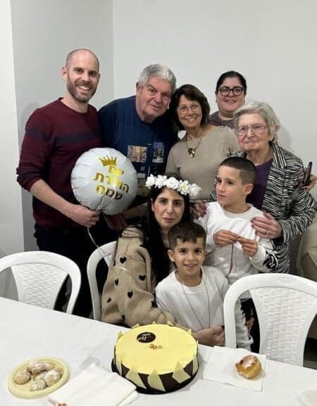 אוולינה יוטקוביץ' זכתה למשפחה חמה (צילום: תימור יוטקוביץ)